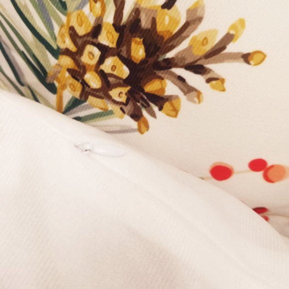 Christmas Pillow Covers 18x18 - Set of 3 NEW - Picture 3 of 3